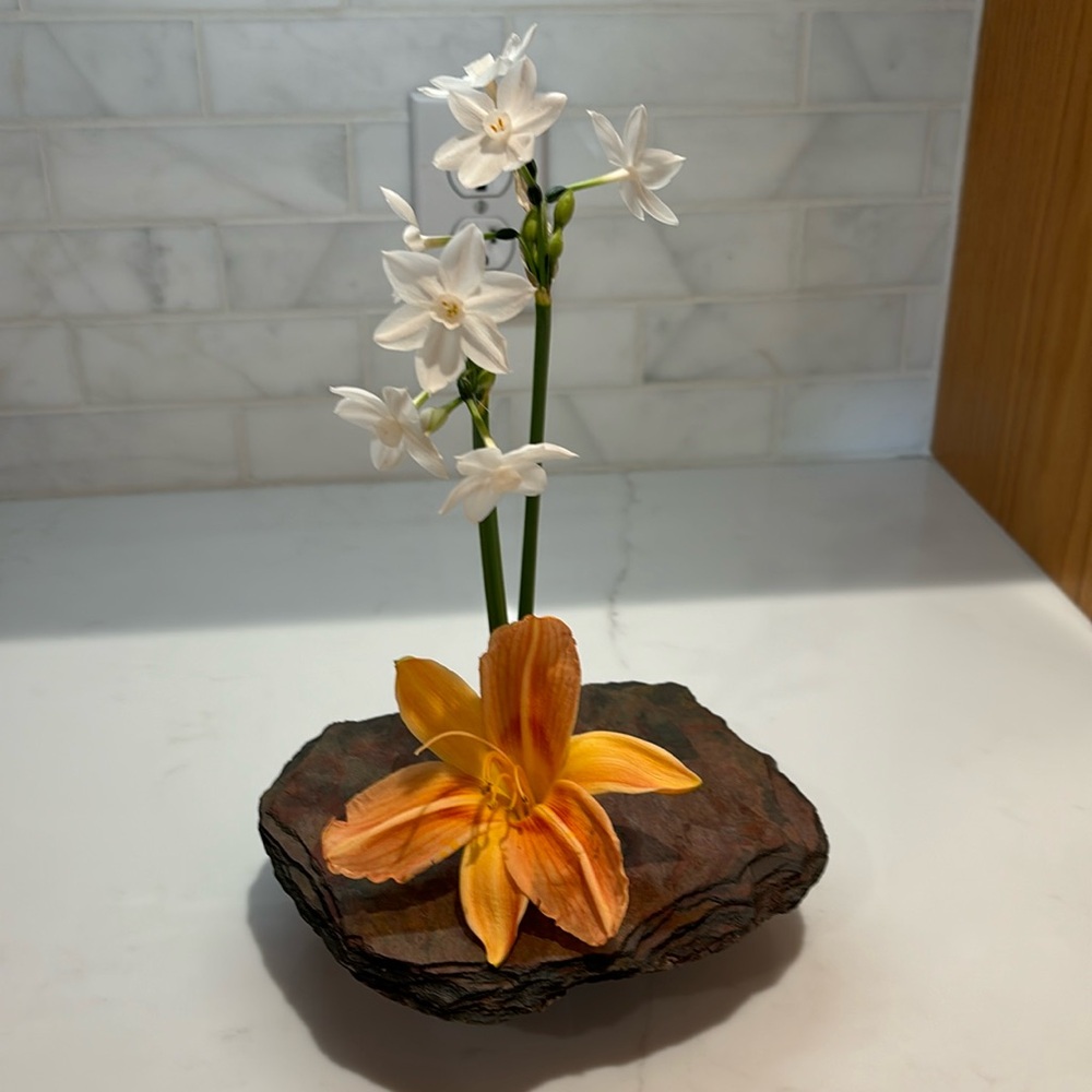 NWT!🪷NATURAL SLATE IKEBANA FLOWER VASE